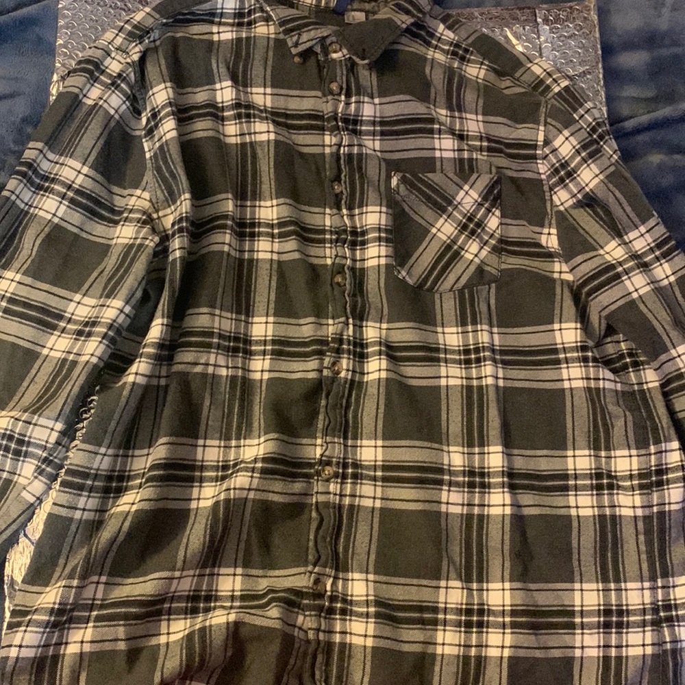 Black & gray plaid shirt